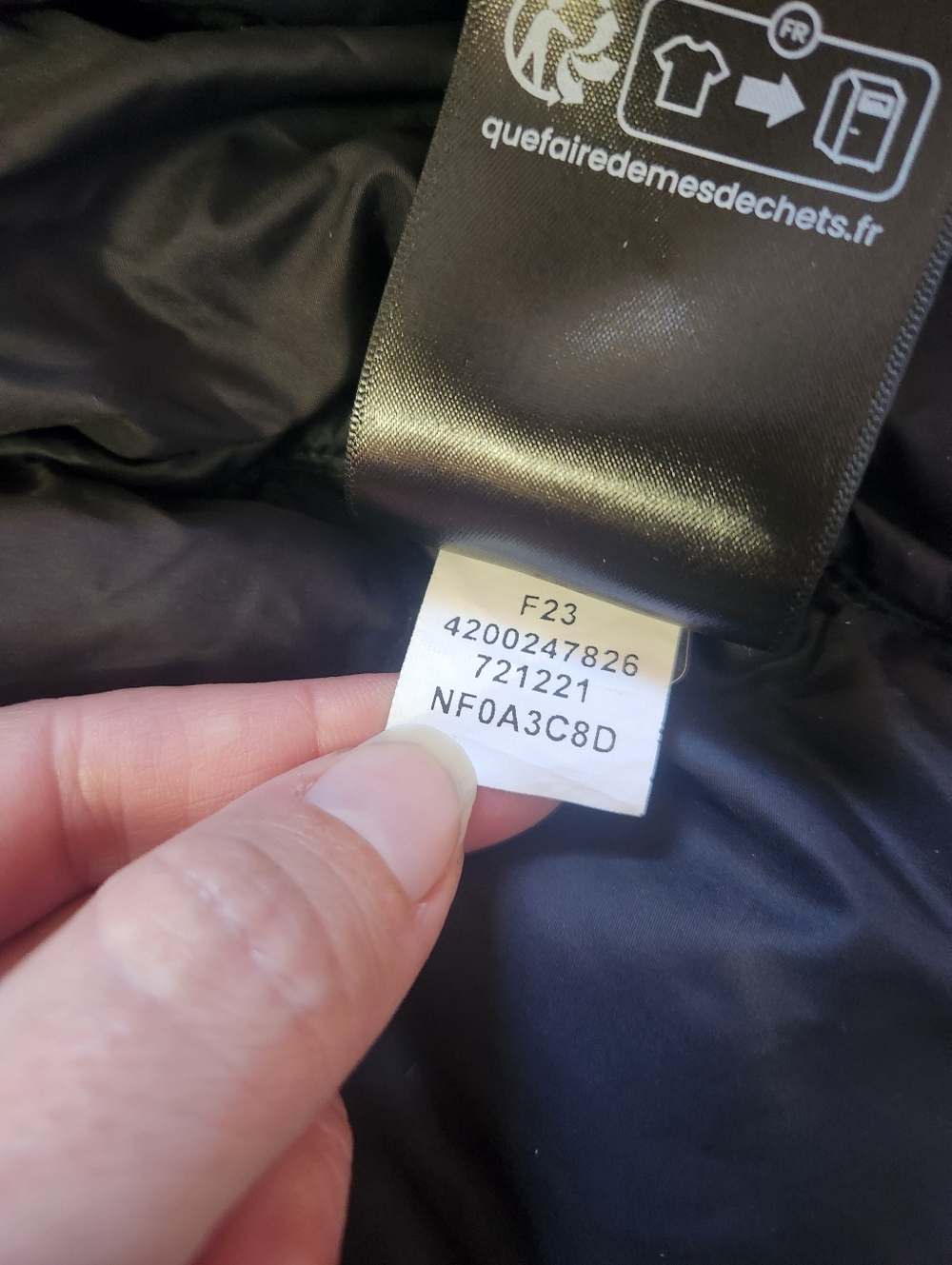 The North Face 1996 Retro Nuptse Jacket Pin Needle Green/Summit Navy Size M EUC - Picture 10 of 11